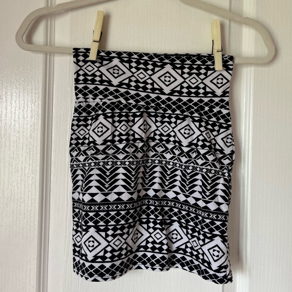 Vintage Charolette Russe Bodycon Mini-Skirt with Black and White Pattern